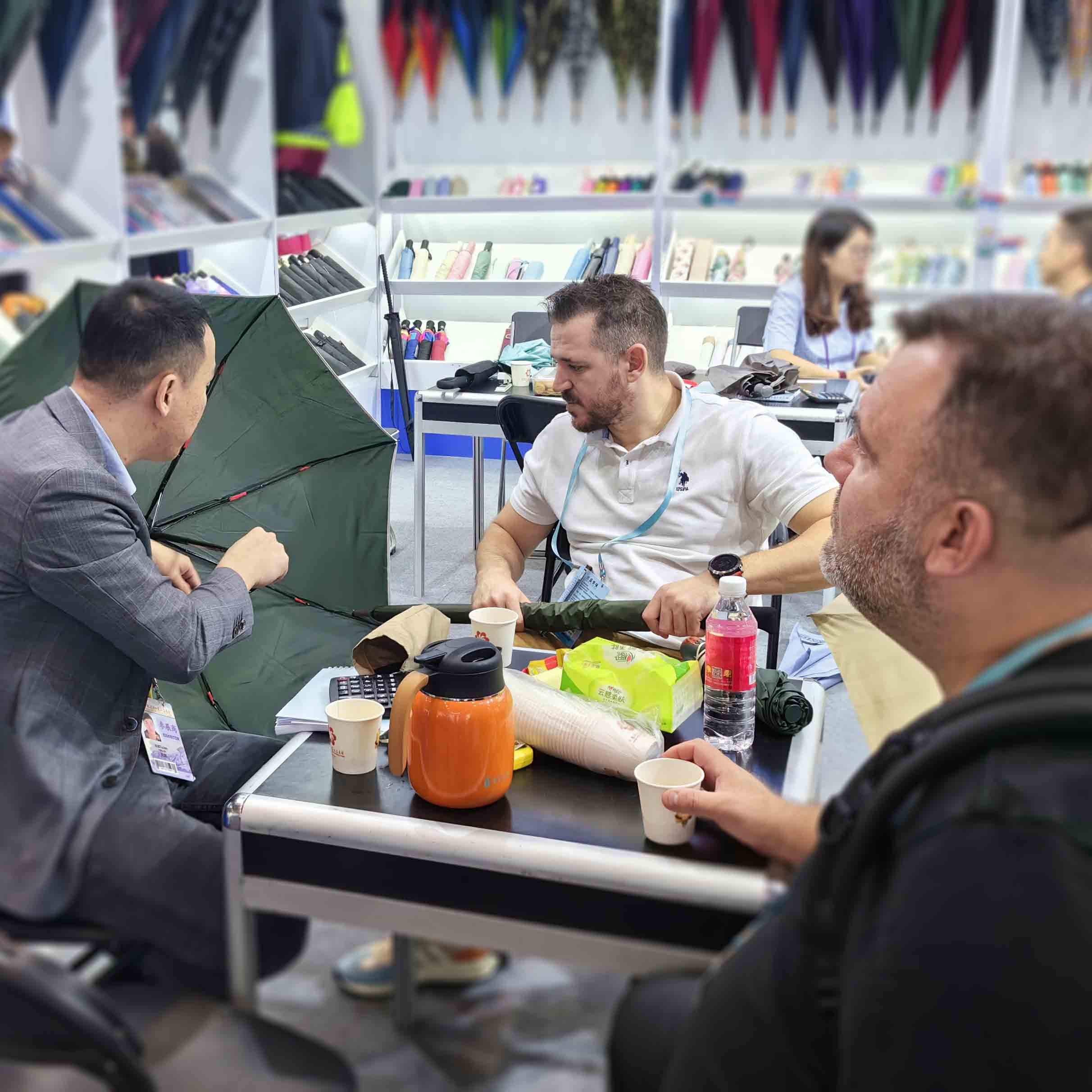 優(yōu)安納傘業(yè)：品牌出海展實(shí)力，多元拓展贏未來(lái)